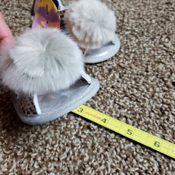 Baby Pom Pom top sandals - Picture 15 of 15